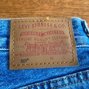 NWOT LEVI’S 501 27x26